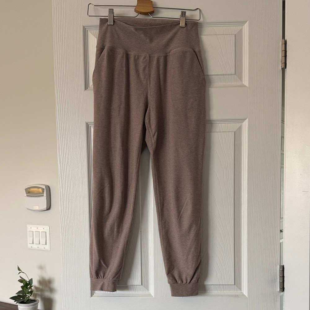 Beyond Yoga Midi Jogger
